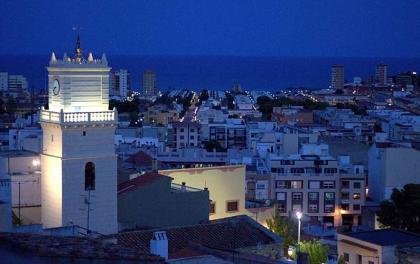 Local : Muchas opciones ,amplia fachada