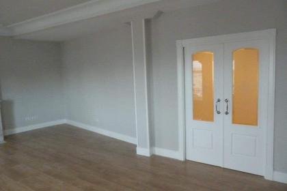 montador de suelos de maderas laminados