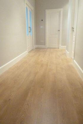 montador de suelos de maderas laminados